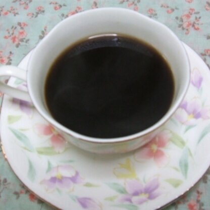 お邪魔します(^^)
苦手なブラックコーヒーも、ブラックココアの苦みとブランデーの香りで、美味しく飲めました♫ご馳走様(*^_^*)